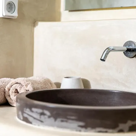 Blue Eyes Avlia Naxos Pláka