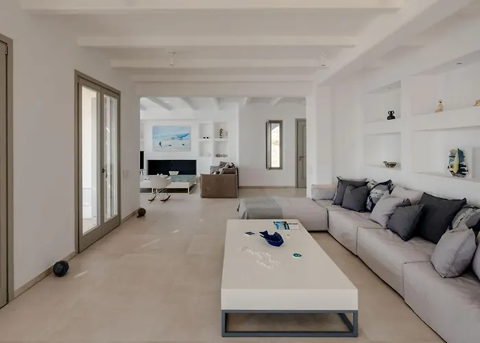 Blue Eyes Avlia Naxos Pláka